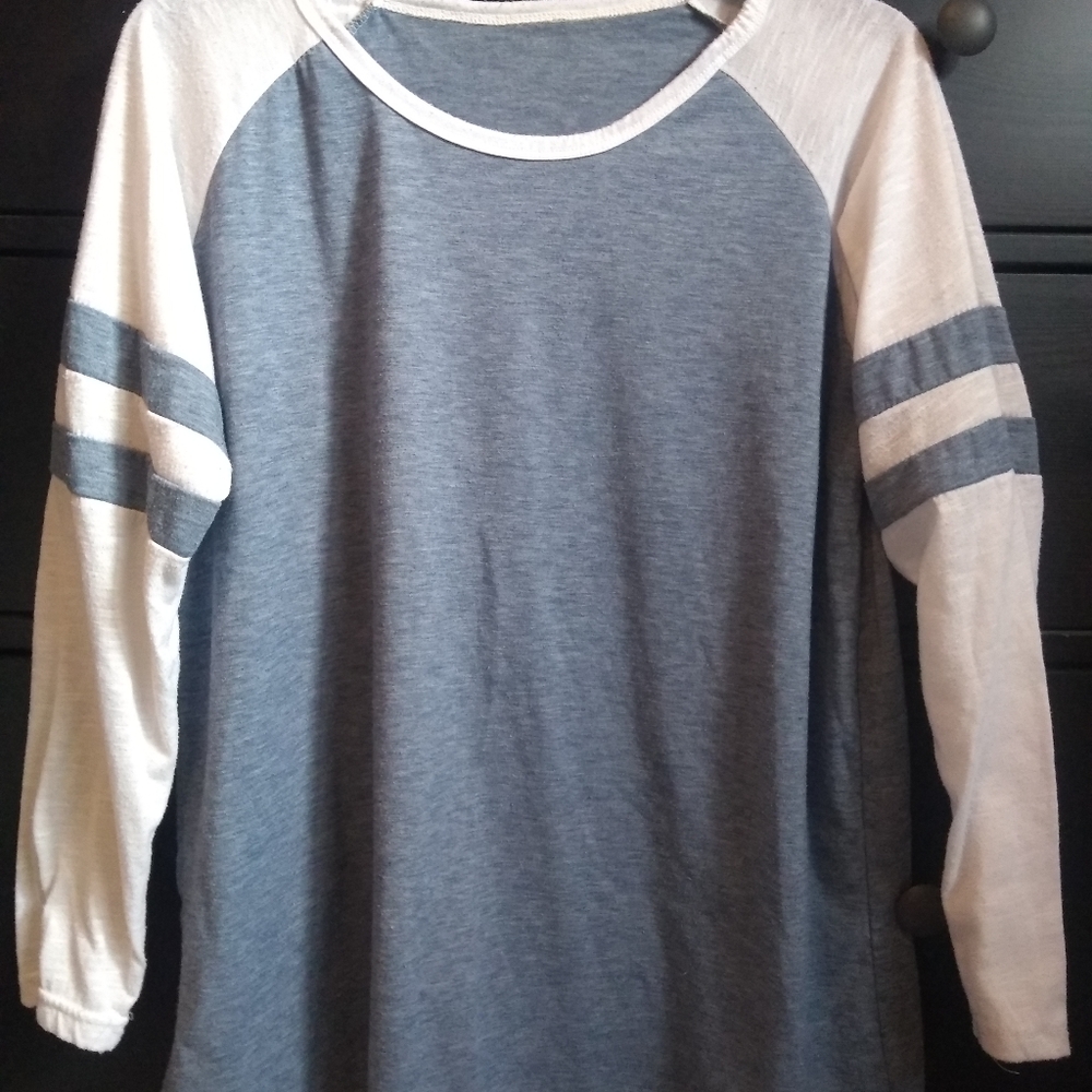 Long sleeve tee